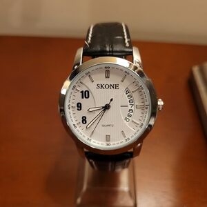 Brand New White Quartz Skone Men’s Fashion Watch